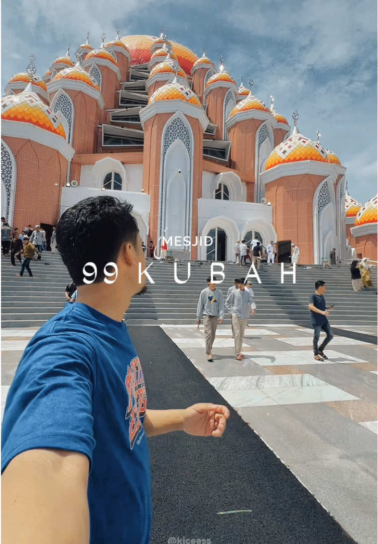 No matter how busy you are, remember that what makes our affairs easier is just being close to Allah🕌  #99kubah #makassar #sulawesiselatan #indonesia #mesjid