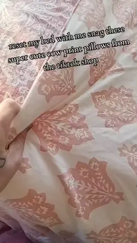 #fyp #homedecor #shoptiktok #tiktokshop #decor #patterns #decoratingwithpatterns #inspo #decorinspo #homedecorinspo #cowhide #colors #colorisin 