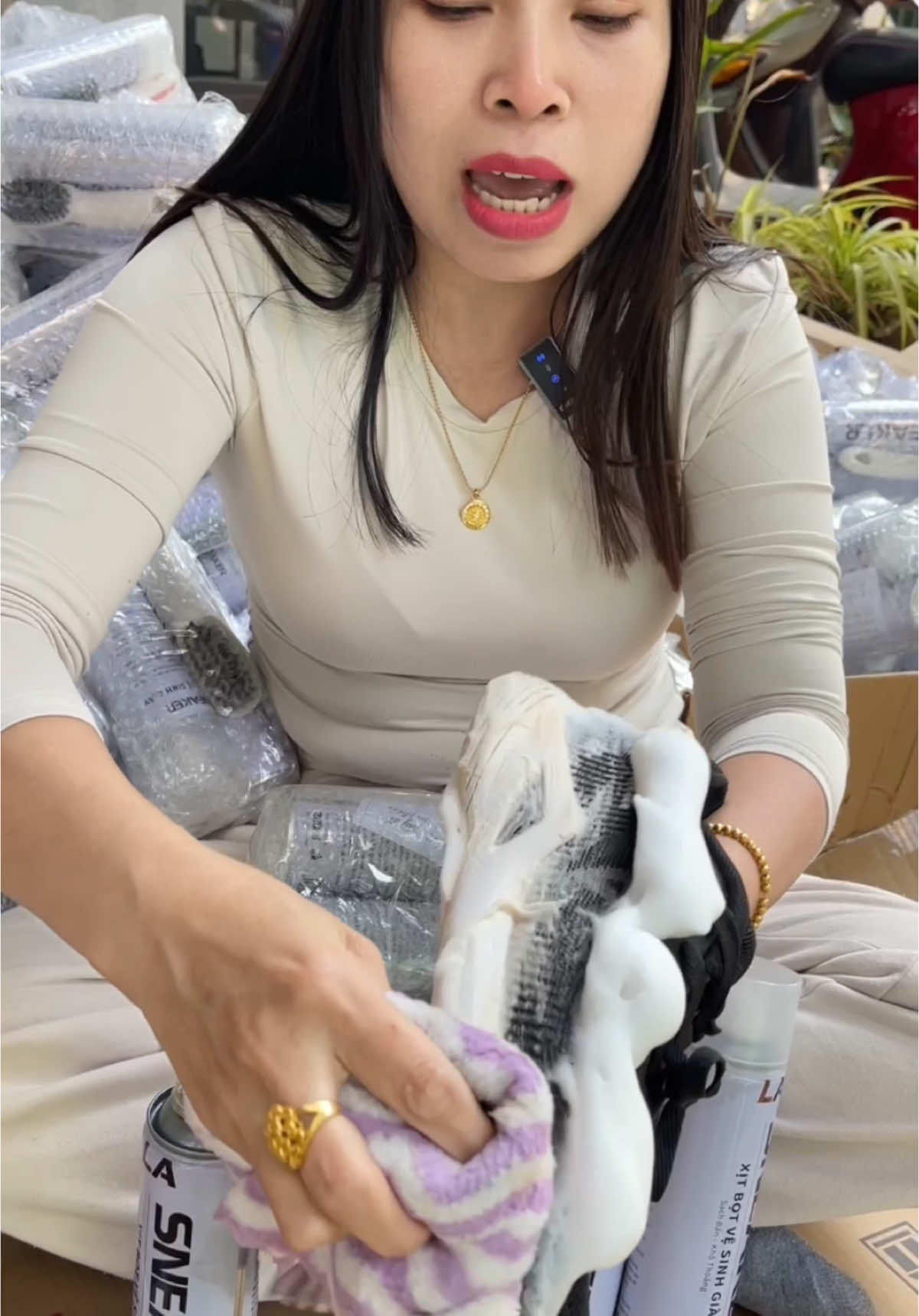 Tổng kho lo gì về giá, bao giá toàn sàn, bao chất lượng sản phẩm #xitbotvesinhgiay #xitvesinhgiay #hahienhoa1 #nhacuadoisong #xuhuong 