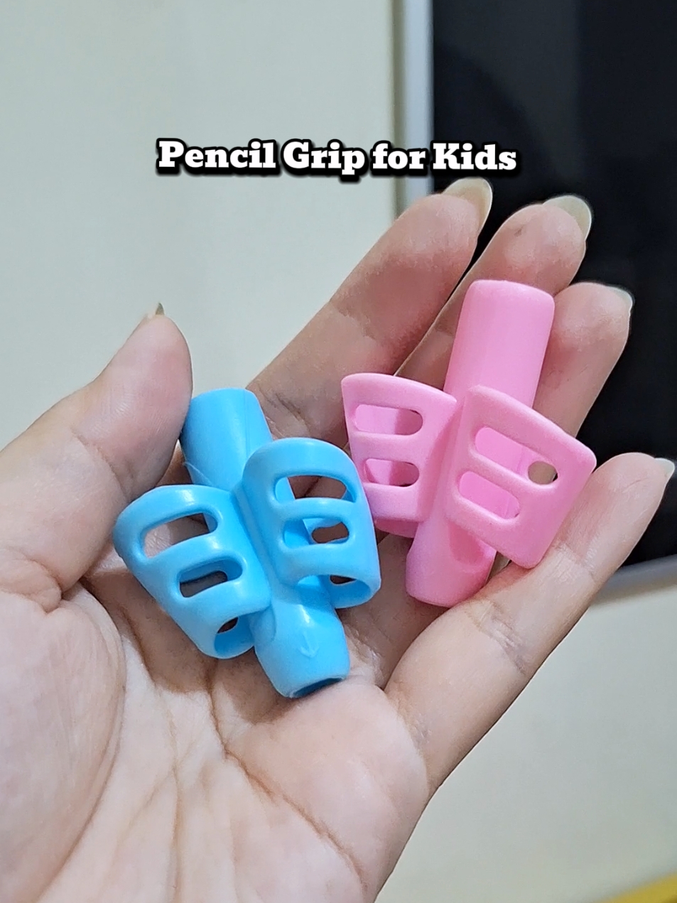 Replying to @katrinagopio laking tulong nitong pencil grip mommy sa kids ko! #pencilgrip  #kidspencil #kidswriting 