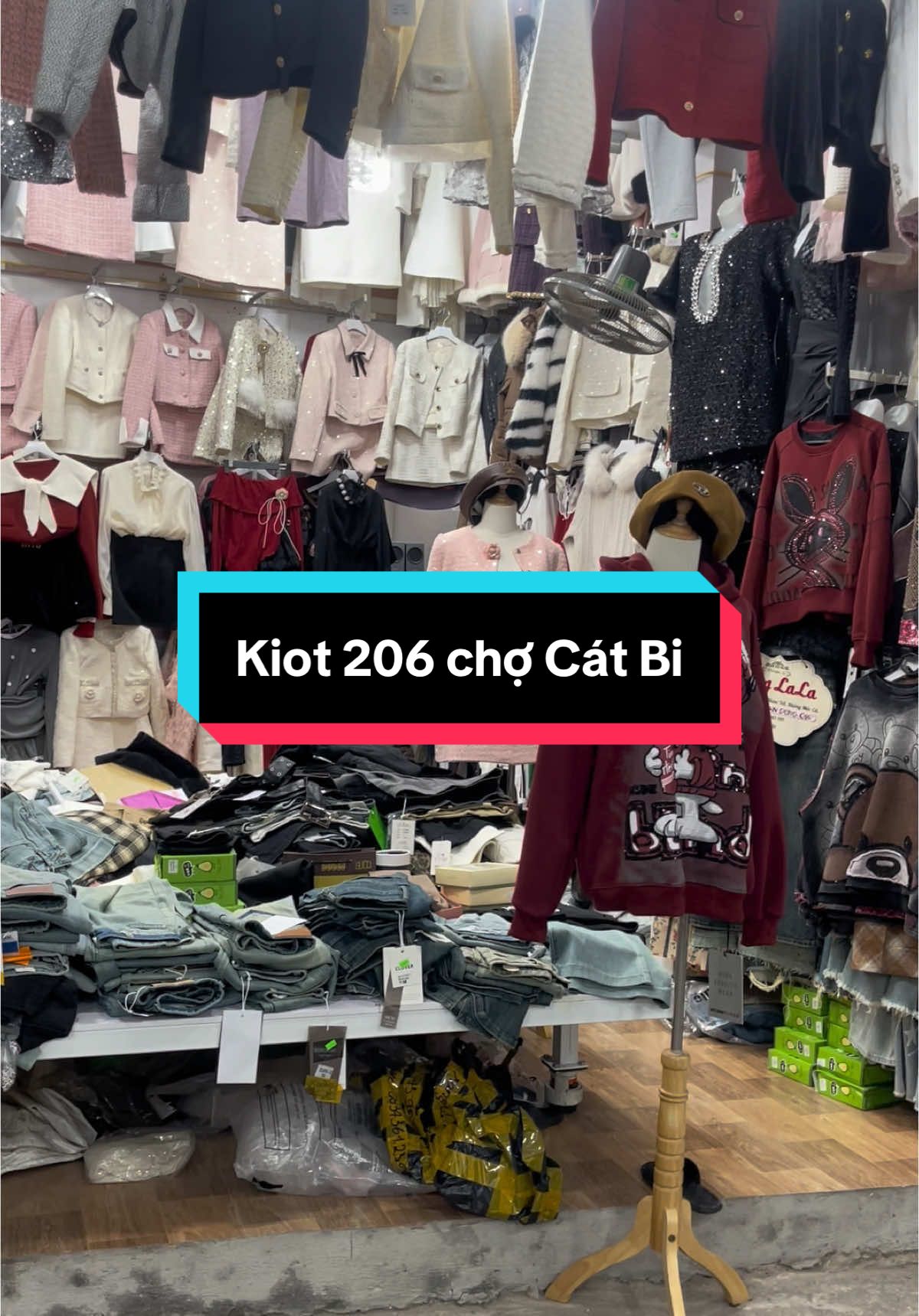 Các chị nhớ ghé qua quán e nhé ở ngay cổng chính chợ Cát Bi đi vào quán quần áo đầu tiên bên tay trái🥰🥰🥰#thoitrangtiktok #viral #quanaonu #xuhuong 