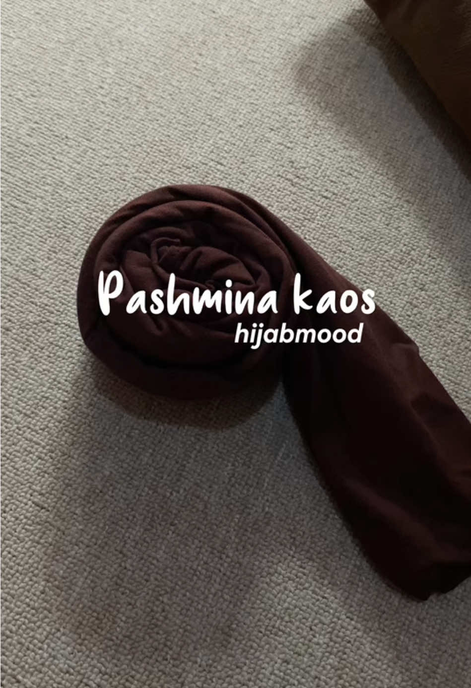 pashmina kaos sebagus ini cuma 30rb an mana bahannya lembut banget lagi👀🤎 #pashmina #pashminakaos #rekomendasipashmina #pashminaturkey #hijabmoodbeauty #fyp @Hijabmoodbeauty 