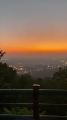 เอาบรรยากาศดีๆ มาฝากครัยพี่ๆ ณ เวลา 18:06 ที่ อำเภอวังทอง จัง หวัดพิษณุโลก 🥰🥰 #เธรดเพลงเพราะシ🤍 #พิษณุโลก#วังทอง #ฟีดดดシ 