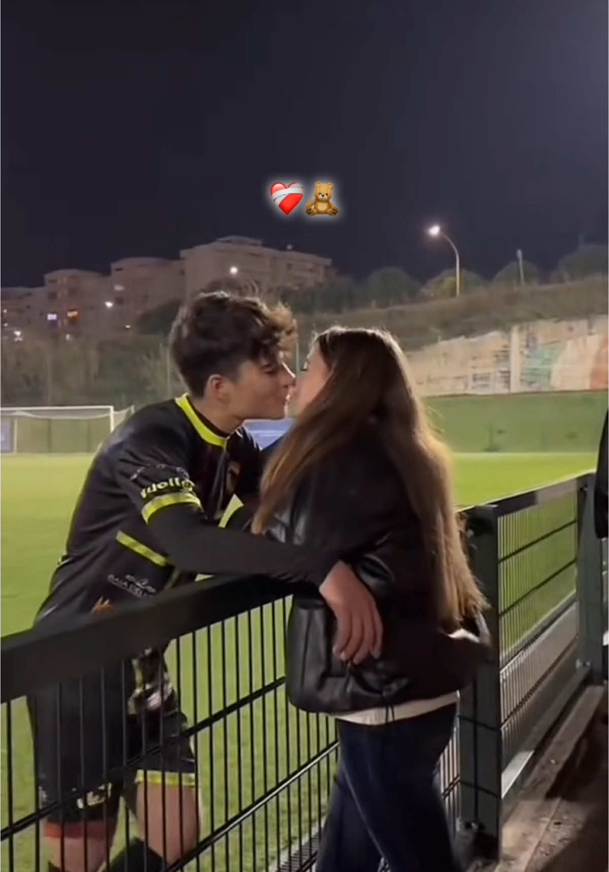 ❤️🥺 #couple #couples #couplegoals #foryou #foryoupage #viral #cuddles #Love #kiss #baby 