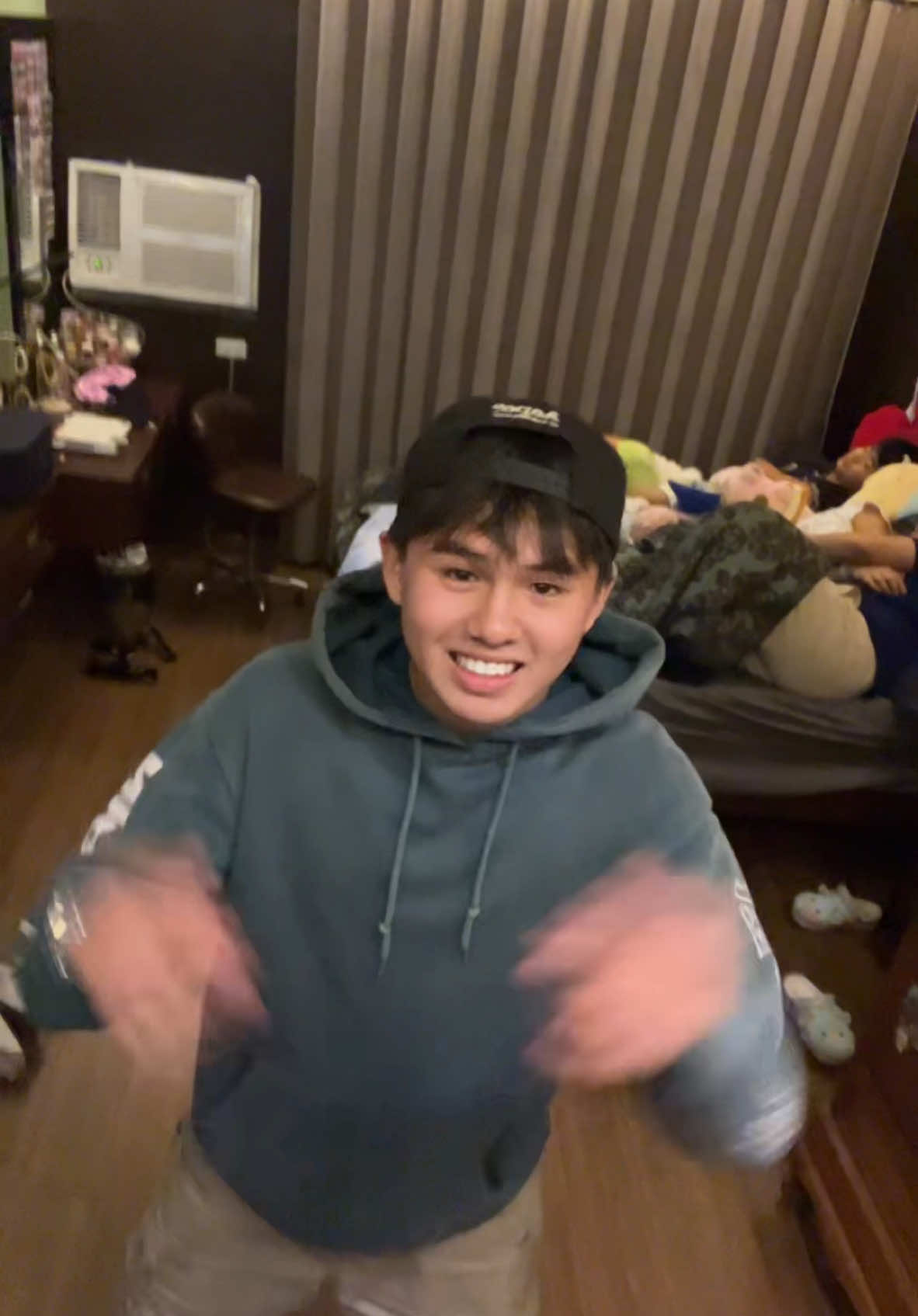 BAND4BAND #WHITECHICKS #KAZRINZAK #BEDWARS #ALLCAPS #allsmallletters #choyskis