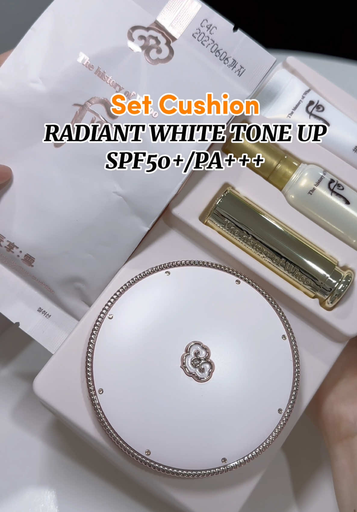 Cushion Whoo Radiant White Tone Up , có tách set nữa ạ #luongcamtu #loutu #goclamdep #cushionviral #whoo 