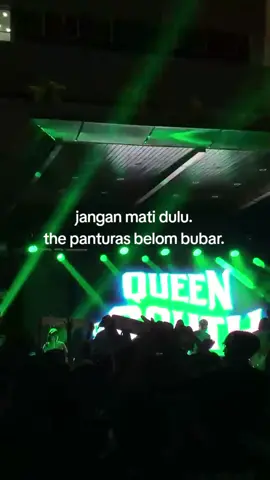 sehat sehat dul @The Panturas #thepanturas #thepanturastafsirmistik #thepanturassunshine #thepanturasjimlabrador #thepanturasqueenofthesouth #infogigs #konser #konsermusik #konserjakarta #fyp #fypシ #fypシ゚viral #musik #katakata #relatable 