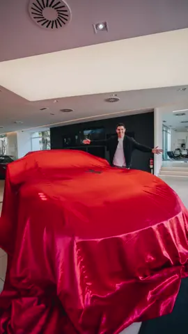 Queridos Reyes Magos 🎁🎁🎁 Hay muchas formas de definir el placer de conducción, pero creo que ninguna llega al nivel de lo que ofrece este coche: motor V12 atmosférico, 800 CV de potencia y la posibilidad de escoger entre coupé o cabrio pulsando un solo botón ¿Os imagináis que abrir los regalos fuese descubrir un Ferrari 812 GTS? 😍 #ferrari812superfast #ferrari812gts #ferrari #v12 #supercar #supergt #hypercar #cdesalamanca #marbella @C. De Salamanca @Ferrari Marbella @ferrari 