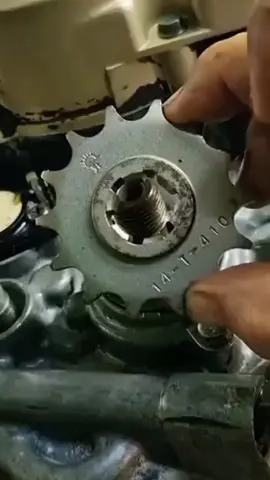 cara pasang gir depan motor #viral #mekanik #mekanikaceh 