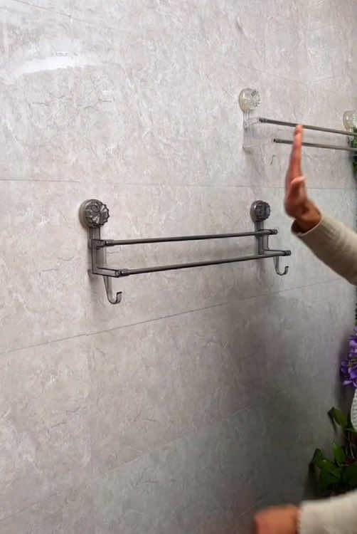 Finally, the towel rack has a suction cup type. It is double-layered and is suitable for hanging towels and slippers. The suction cup type can be changed at will without damaging the wall #TowelRack #SuctionCupTowelRack