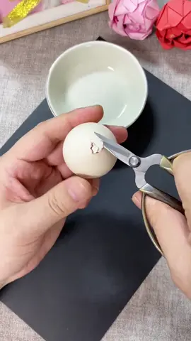 You can make handmade New Year lanterns that children like with eggshells. Let's try them out together#ParentchildHandicraft #PreschoolHandicraft #NewYearHandicraft 