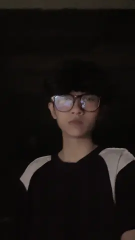 မီးပျက်နေလို့ပါ😞