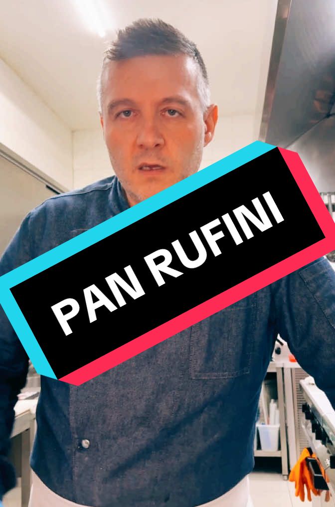 IL PAN RUFINI. Anche se le feste sono finite io ve la propongo perché tutti hanno in casa questo periodo i resti di torroni e frutta secca quindi date e da fa ..🍕🍕🍕 Casale Rufini 📍06 95469591 #pizza #panettone #panpepato #follower #pizzaromana #casalerufini #pizzalover 