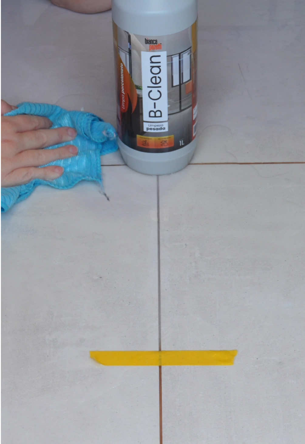 A limpeza do meu piso se tornou ainda mais fácil com o B-Clean 🤩 Link na minha BIO!!!  Não consigo enviar link por aqui então recomendo jogar esse ID no buscador da Shopee ID: AUB-NGN-BYK  #limpezadacasa #faxinandoacasa #limpezadopiso #limpezaporcelanato 