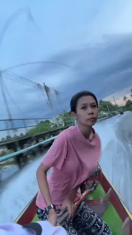 อยากออกไปรับลม🤣#13hp #13เรือโดด #เรือไฟเบอร์ #เรือโดด #ซ้อตาลบางมด #ช่างพีปากคลองเสือร้อง #supperspeed #ผู้หญิงขับเรือ #เรือซิ่ง #เรือซิ่งบางมด 