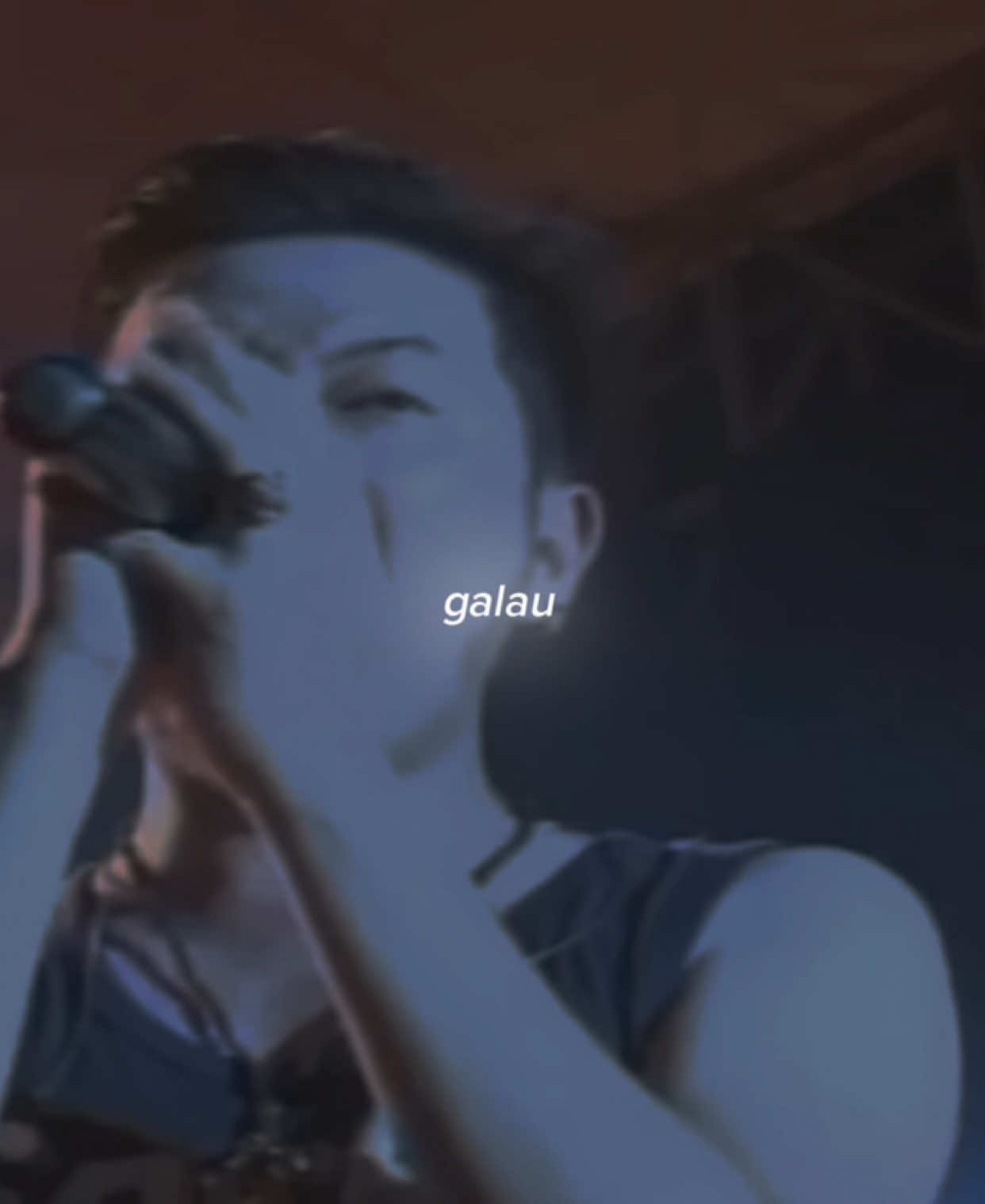 “kenanglah aku pernah menjaga hatimu” #galau #fiveminutes 