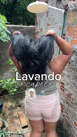 Lavando o cabelo  #lavandoocabelo #cabelo  #autocuidado  #rotinacapilar 