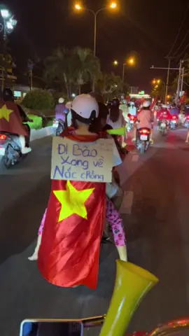 tới công chuyện thằng ck gòi 