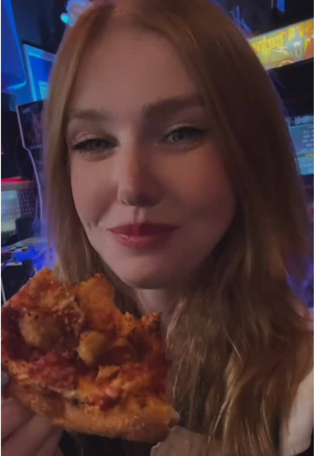 Binging some classic horror movies tonight? Is your hunger killing you? 🔪 @Universitypizzaco has some scary good food for meat eaters and vegans alike! So glad I found this place!! 👻 - - - #riverside #missioninn #halloween #IE #riversidecalifornia #losangeles #horrormovie #finalgirl #screamqueen #redhead #ginger #dreamgirl #yallternative #altgirl #altfashion #80s  #halloweenallyear #halloween #spookyseason #holidays #horror #film #80shorror #travel #thingstodoinriverside #datenight #friends #pizzaparty #explore #travel #houseofthedead #zombies 