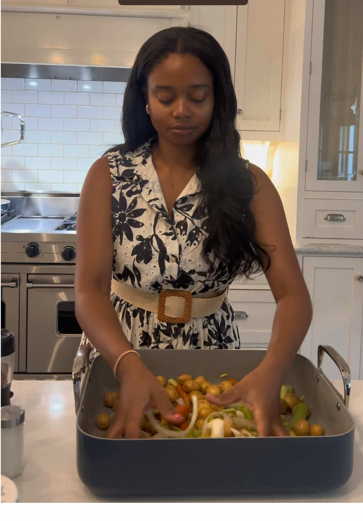 Something quick and easy 😉✨ #dinnerparty #freinds #blackgirltiktok #homecooking #entertaining #hostingtips #eldestdaughter #tablescape 