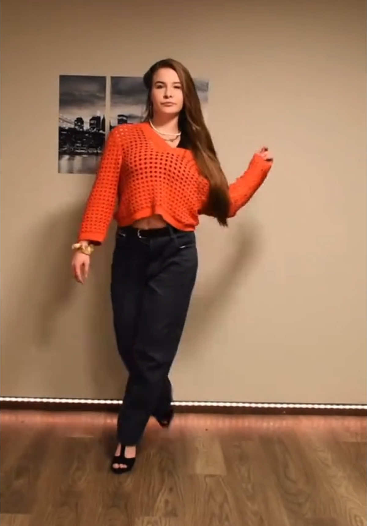 Bad girls like you..😏 #trendydance #badgirlslikeyou #dances #whine #hipsdontlie #january2025 