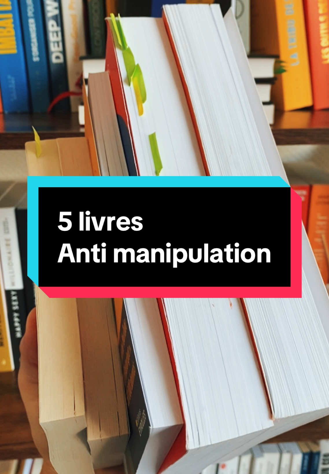 Envie de comprendre les mécanismes de la manipulation et d’apprendre à les repérer ? Voici 5 livres incontournables pour maîtriser l’art de l’influence et ne plus jamais te faire avoir. Ces connaissances sont de véritables armes ! #développementpersonnel #powerofmindset #mindset #devperso #manipulation 