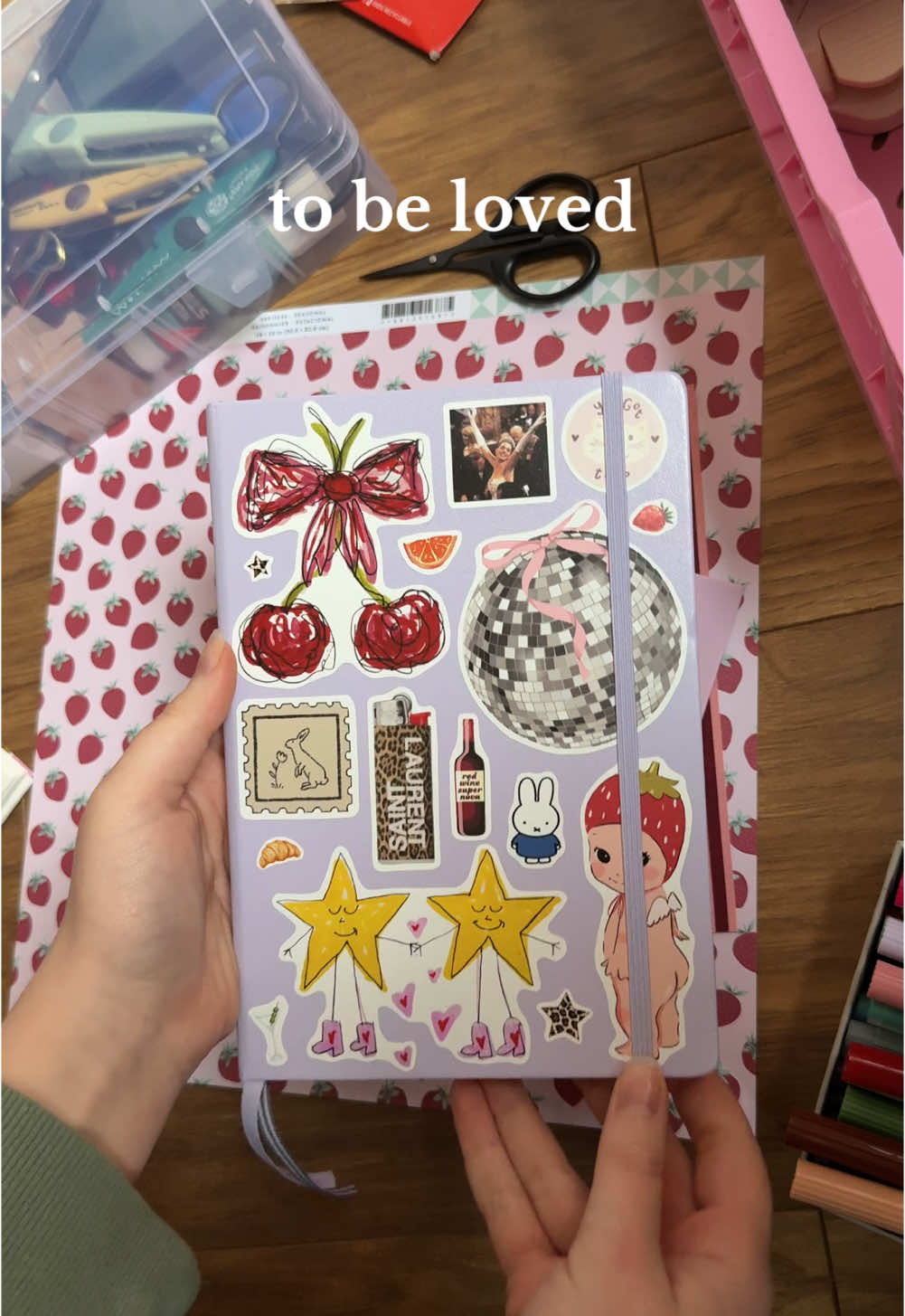 saying goodbye to my 2024 journal 🎀🫶🏻 #journaling #journal #2025 #craft #crafts #teamworkmakesthedreamwork #fyp #craftygirl #journalwithme #junkjournal #sticker 