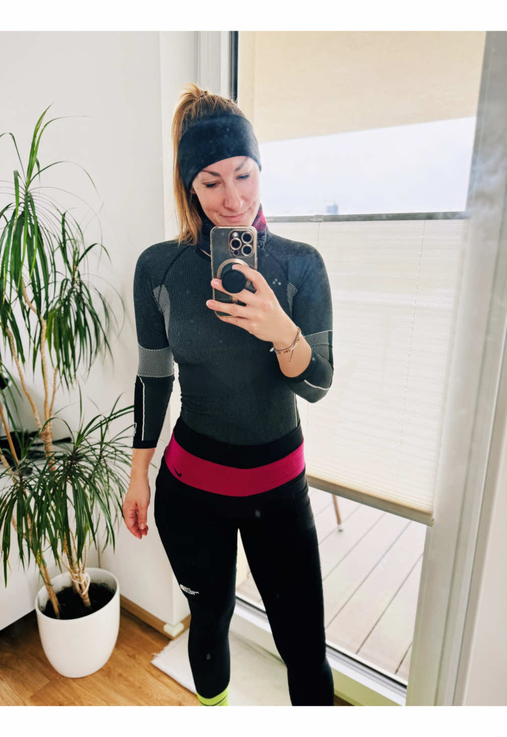 Just run 🏃‍♀️ #run #Running #Love #qualitytime #snow #runninggirl #sport 