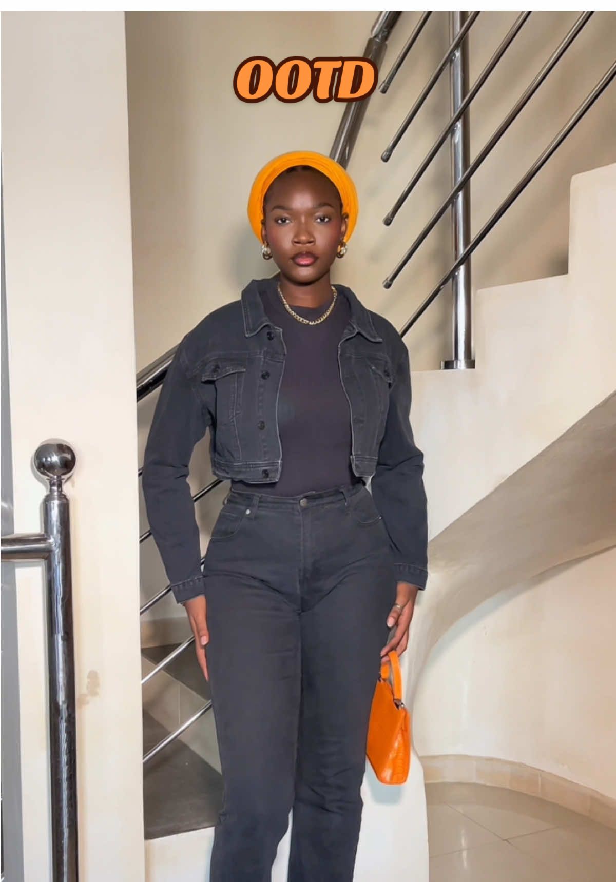 -she is a Diva 🧡 • Si le jean est beau et long c’est @FashionNova 🤭❤️ • #outfitideas #senegalaise_tik_tok #outfitinspo #outfitoftheday #headwrap #squidgame #outfitinspiration #outfittransition 