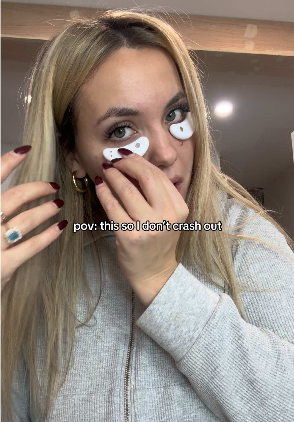 therapy dupe 🤍✨🧴 #undereyepatches #skincare #redlighttherapy #newyear #led #antiaging #giftforher #fyp #viral  