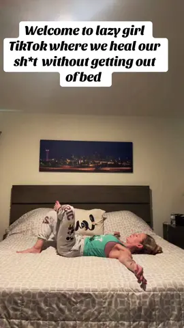We are healing our nervous systems this year #somaticrelease #trappedenergy #healing #traumahealing #lazygirlworkout #bedworkout #somatic #somatictherapy #hips #nervoussystemregulation 