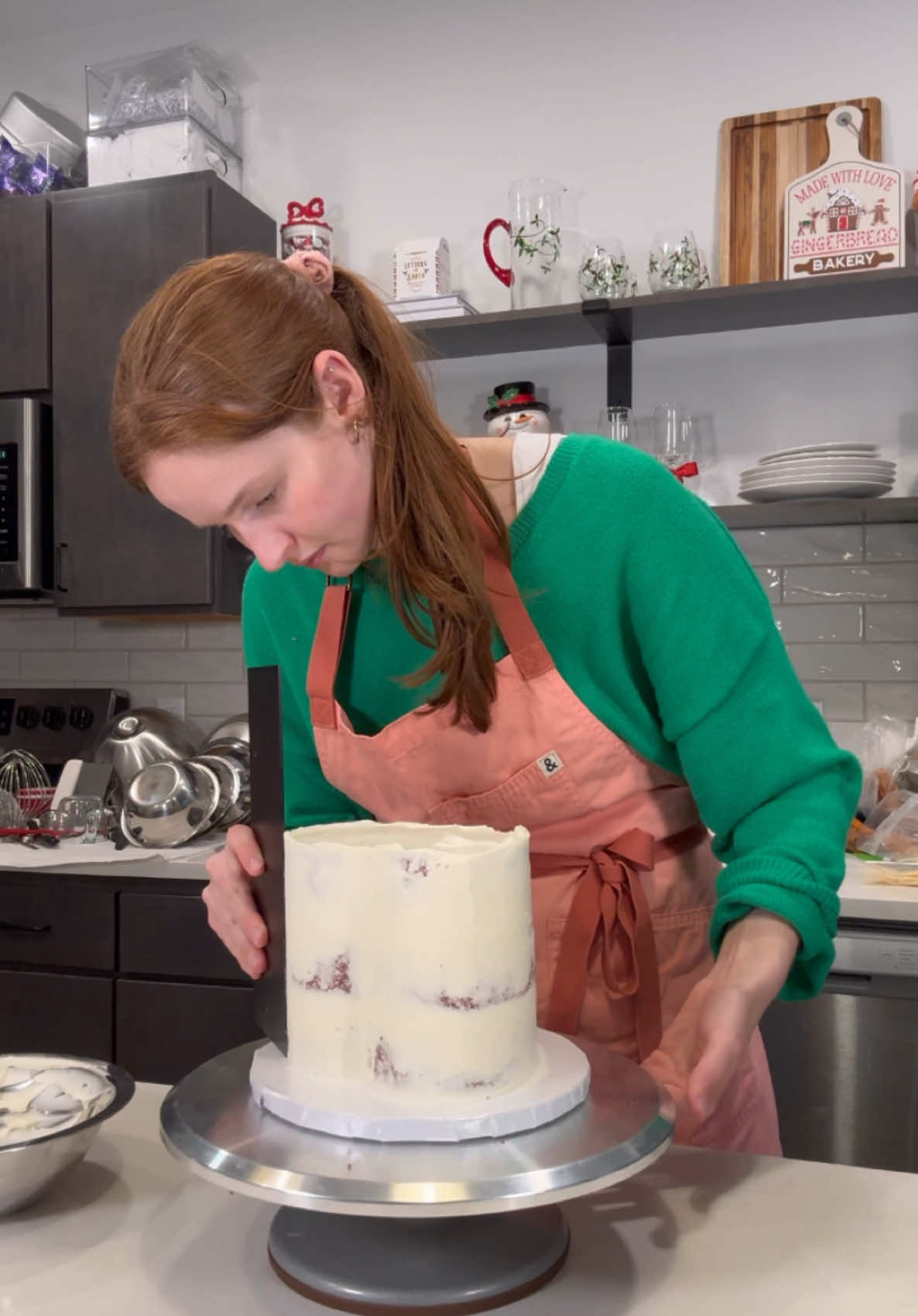 Welcome to the chaos that is me baking💜🌻 3rd times a charm #cakedecorating #cakedecorator #vintagecake #homebaker #homebakery #sunflowercake #baking 