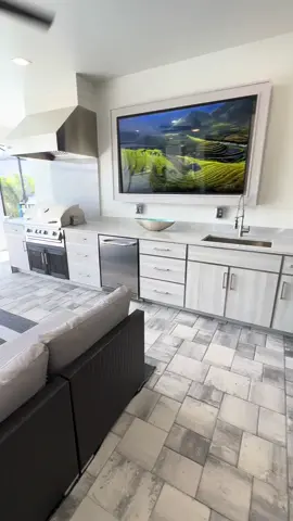Outdoor space 😍 #swfllife #outdoorspace #luxuryhome #poolhome #pool #patio #outdoorkitchen #fyp #outdoorliving #editasellsswfl #homehunting #realtor #swflrealtor #capecoralrealestate #newconstruction #movingtoflorida 