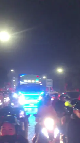 lẩu thái nay ngon ha😂 #viẹtnamvodich🇻🇳 #fyp #xuhuong #xuhuongtiktok #còi nhại xe ben 