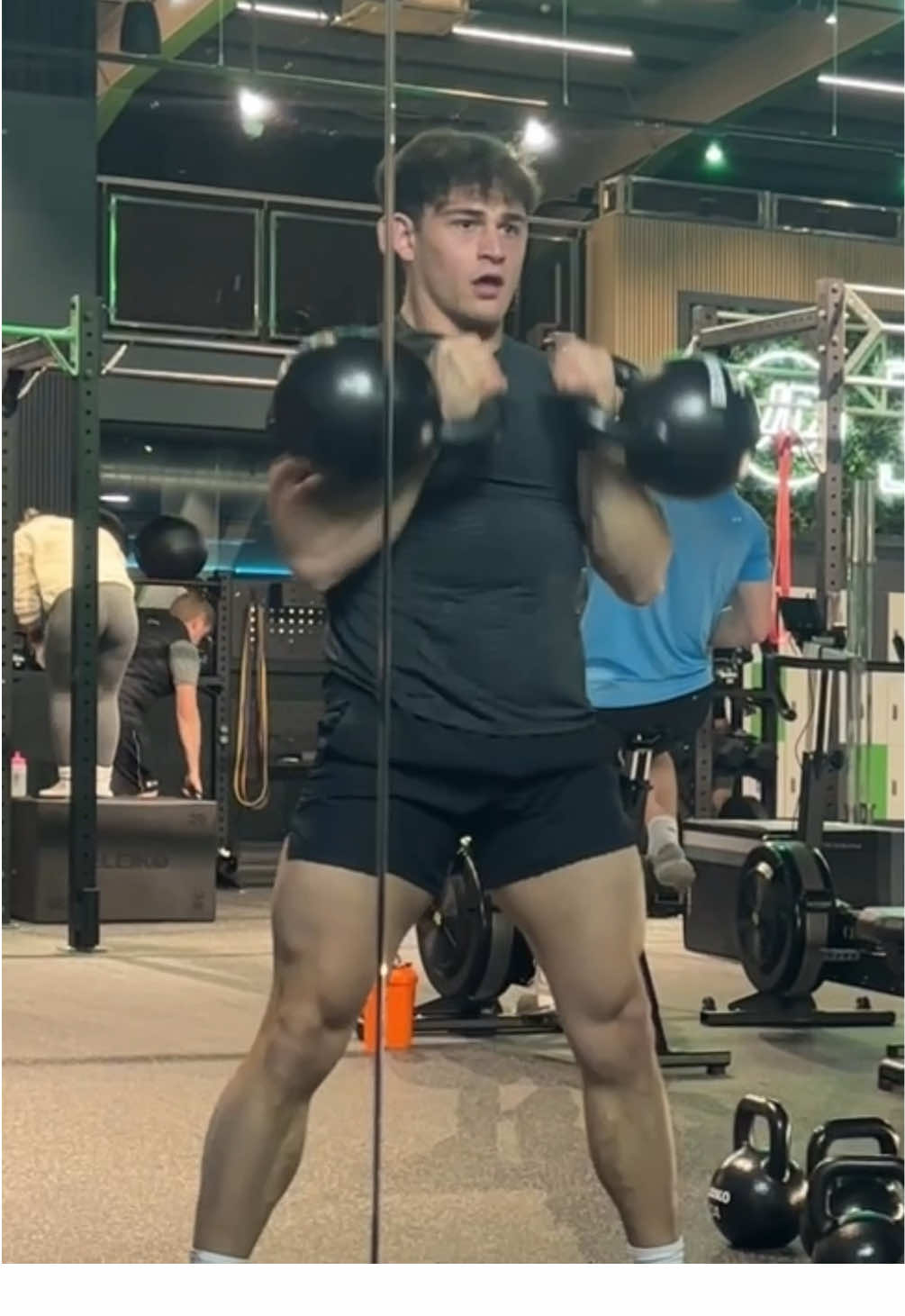 On the hunt for some heavier kettlebells🥴 #kettlebell#kettlebellworkout #gym#training #boxing🥊 