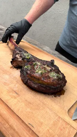 Tomahawk Ribeye w/ Bone Marrow compound butter! #ribeye #butter #bonemarrow #tomahawk #tomahawkribeye #ribeyesteak #steak 