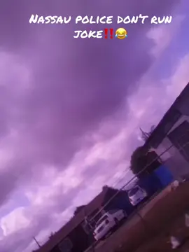 Look at me GOOD‼️😂 only in the Bahamas 🇧🇸 #fypシ #fypシ゚viral #nassaupolice #rbpf #242bahamas🇧🇸 #bahamastiktok #bahamaintiktok🇧🇸 #bahamascomedy #foryoupage #cops 