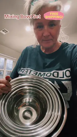 What a great set of mixing bowls with lids. These are stainless steel and even come with a couple of grater lids. Free shipping on these too!  #mixingbowl #mixingbowls #mixingbowlset 