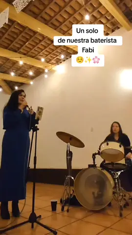 Tres chicas tocando jazz . #jazz #jazzsinger #musicagdl #jazzimpro #drums #girldrummer  #girldrummers 