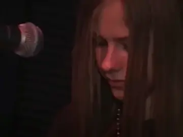 I AM NORMAL #avrillavigne #letgo #2002 #2000s #interview #normal #life #comida #humor #cute #cutiepatootie  #random #clip #man #poppunk 