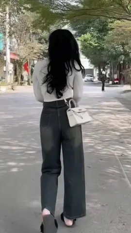 Quần Jeans Nữ Ống Rộng May Viền #quanjeannu #quanjeannuongrong #quanjeanongrong #quanbonu #thoitrangnu #xuhuong 