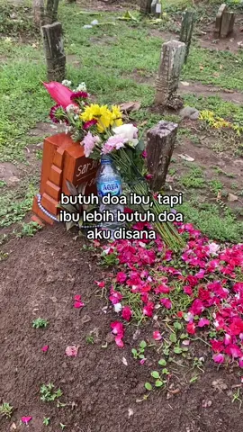 tepat 1 th ,berikanlah tempat terbaik di Surga-Mu Ya Allah Aamiin🤲 #alfatihah #rinduibu #ibuhebat #ibutercinta 