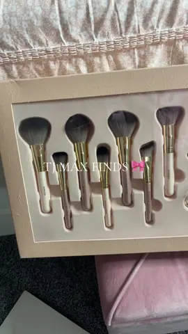 I loved themmmmm 🥹🫶🏻 #bow #viralmakeupbrush #fyppppppppppppppppppppppp #makeupbrushes #viralvideo #tjmaxxfinds #tjmaxx 