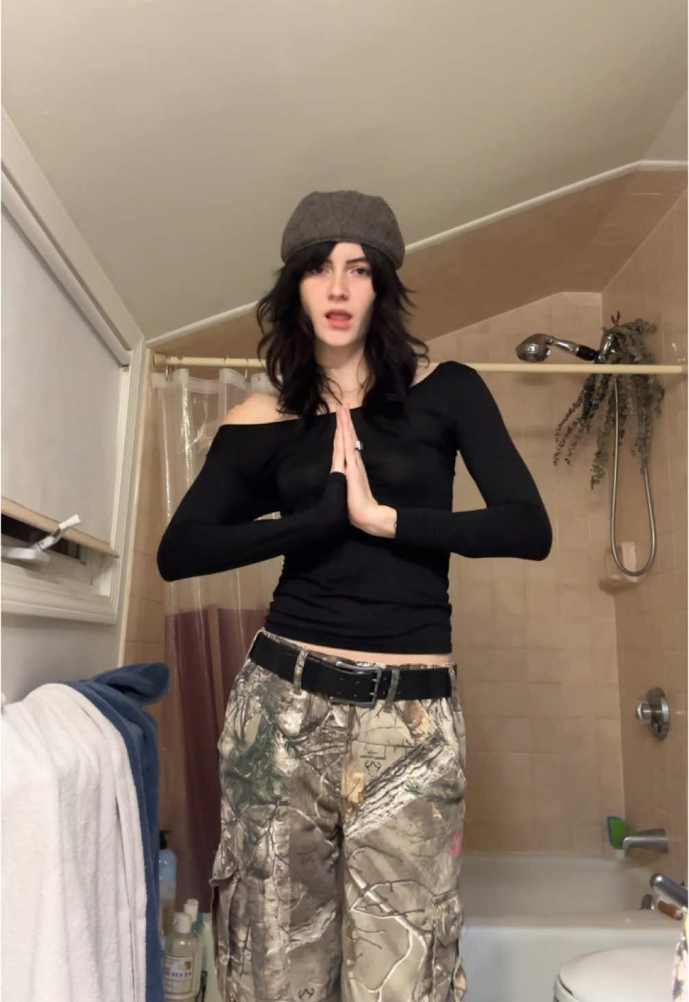 going to my hometown bar on a sunday night 