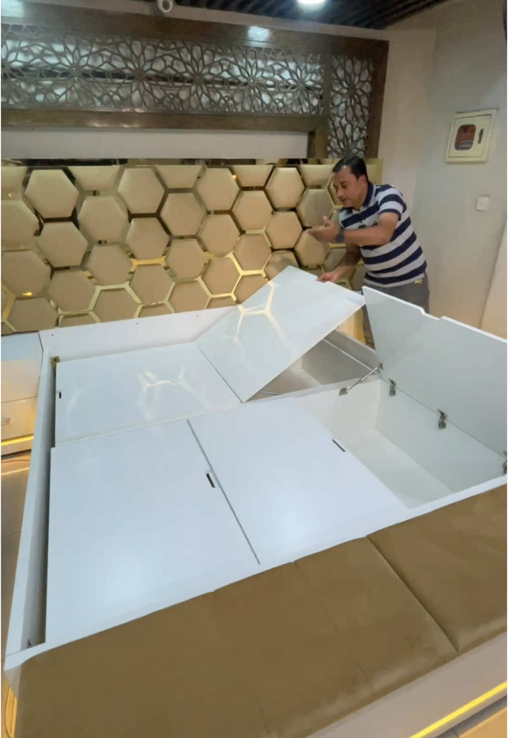 0331-4983100 - M.M. Furniture #superglossfurniture #foryou #viral #foryoupage #trending #fyp #viralvideo #fypシ #fy #furniture #furnituredesign #raasmarketing #mmfurniture 