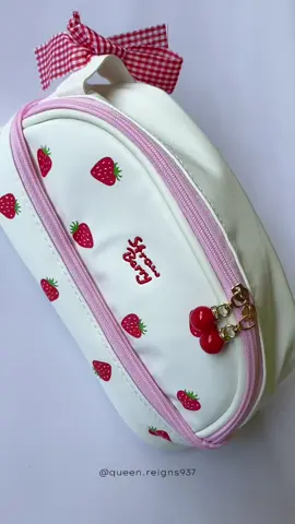 2 layer pink strawberry pencil case large capacity #pencilcase #pink #strawberry #coquette #schoolsupplies #fyp #foryoupage #fypviral 
