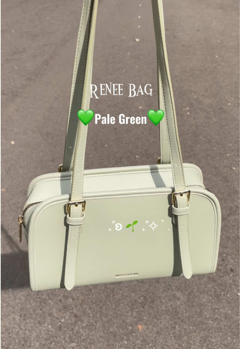 Renee Bag warna Pale Green?!😱 Wahhh kalian wajib checkout sihh ini warnanya cakep dan aesthetic banget pokonya😍💚Cocok nih buat ciwi ciwi bumi yang aesthetic🤭 Yuk langsung checkout di keranjang kuning yaa ~!💚💚#fypシ #fyp #mossdoom #mossdoomindonesia #reneebag #viral #tascantik #aesthetic 
