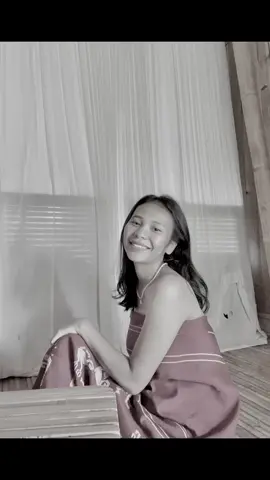 Senang sekali bisa mengenakan pakaian adat Sumba♥️ #berbedatapibersama #sumbabaratdaya_ntt #sumba #timor #bataktoba #bataknese #batakpride 