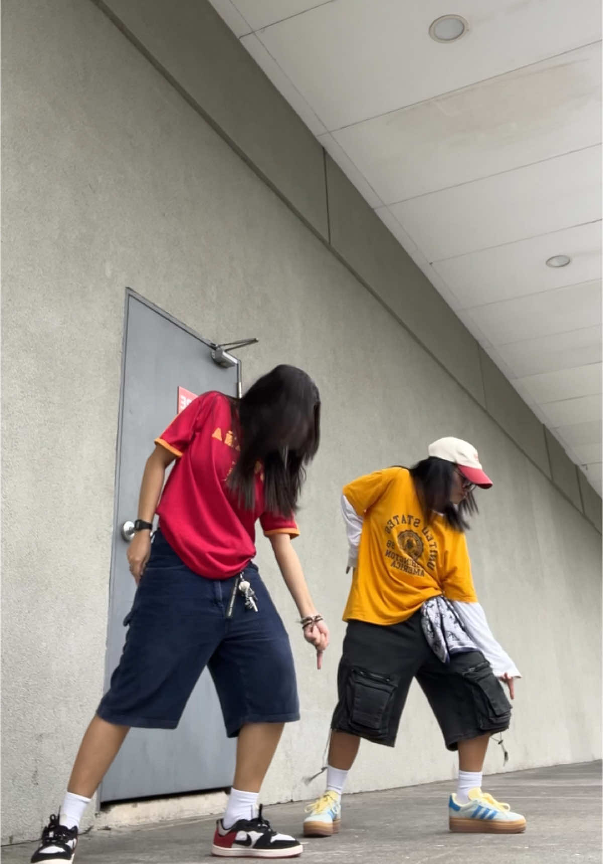 First tiktok this 2025 w the bruh! @Nikol ⭐️ (bit rough cos we jus learned this😝) DC @Deco @Dilen De Zilva #dancechallenge #trend #healingenergy 