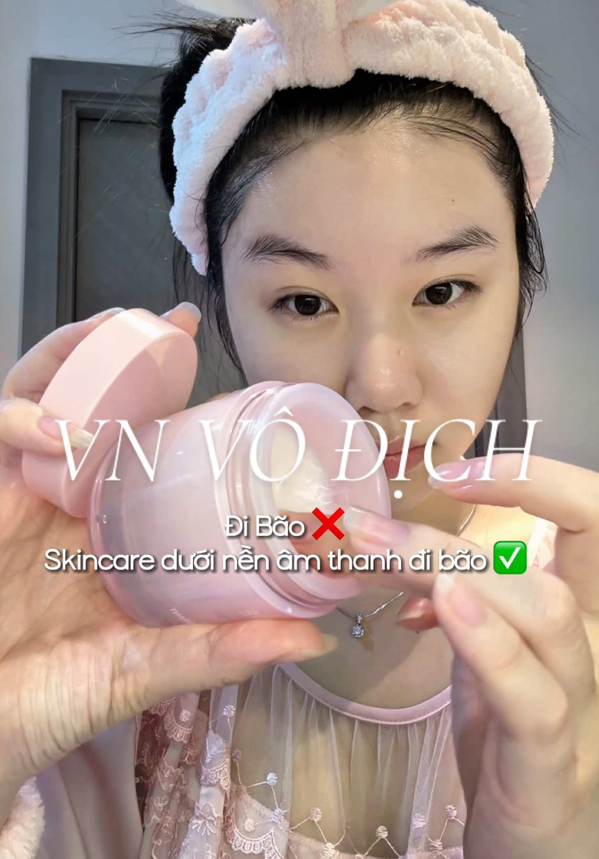 Cả nước lúc 11h đêm : 🎺🎺🥁🥇🇻🇳🇻🇳🇻🇳#vietnam #vietnamvodich🇻🇳🇻🇳❤️ #vietnamvodich #vietnamtoiyeu #routine #loveyourself #cleangirl #nightroutine #CleanTok #skintok #selfcareroutine #skincare #selfcareroutine #skincaretips #SelfCare #2025 #selflove 